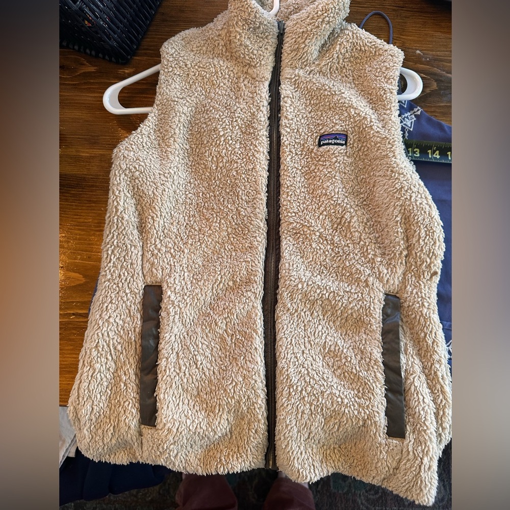 Patagonia Vest Women Fleece Zip Outdoor Hiking Travel Winter Sherpa Reversible - Picture 3 of 7